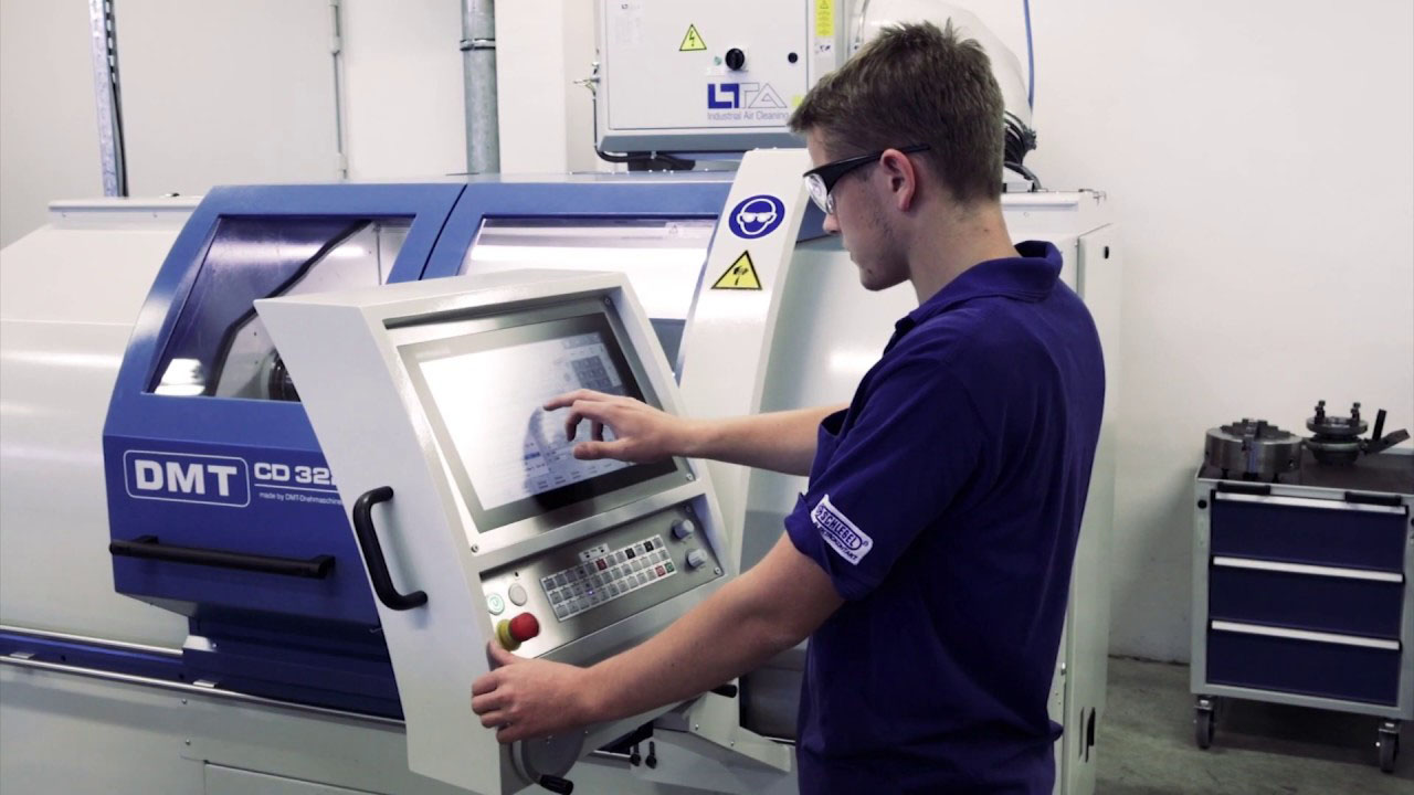 Ausbildung Werkzeugmechaniker Formation de mécanicien outilleur